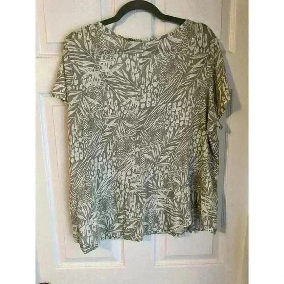 Christian Siriano Women's Top Plus Size 1X Green White Floral Short Sleeve Linen - Picture 3 of 6